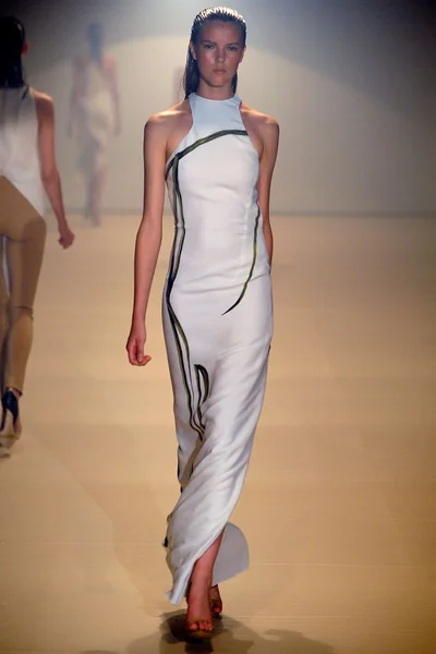 Look 15
